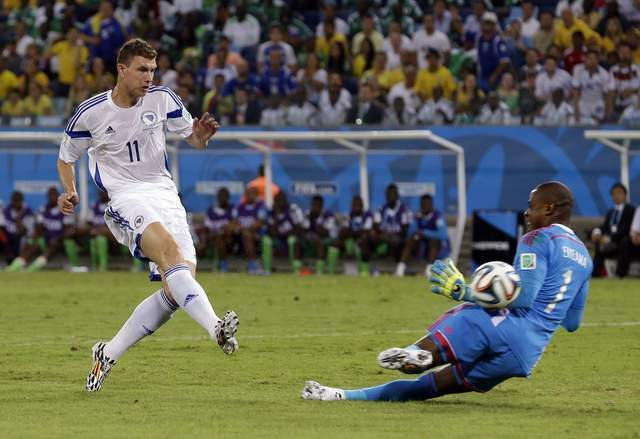 意大利波黑附加赛决战：谁能圆梦世界杯？