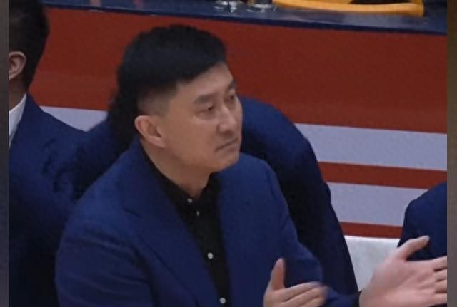 广东男篮赛季末换外援引援引热议，麦考尔离队