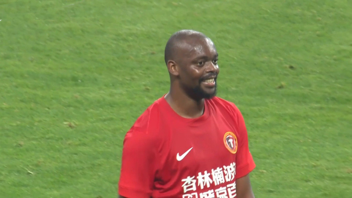 辽宁铁人客场惨败申花 外援乏力战术失误引质疑