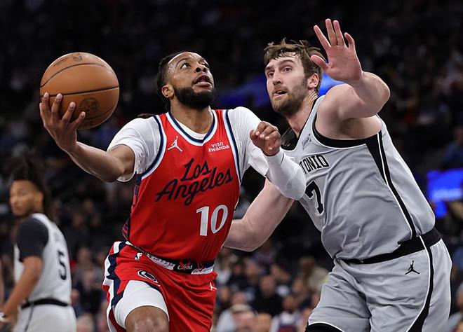 马刺大胜快船加兰防守效率垫底引争议