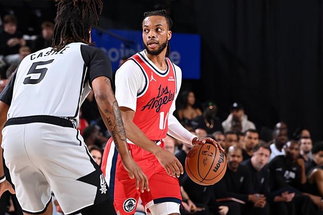 马刺大胜快船加兰防守效率垫底引争议